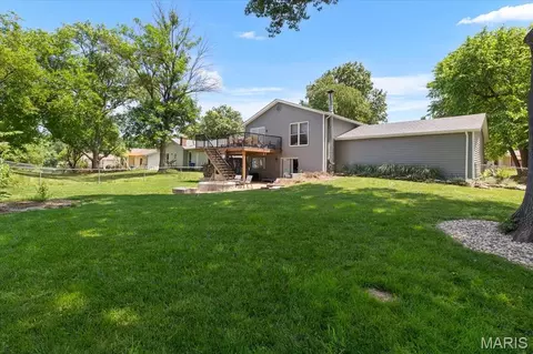 Exterior - 303 Oakfield Dr, Ballwin, MO 63021 photo 3 of 7