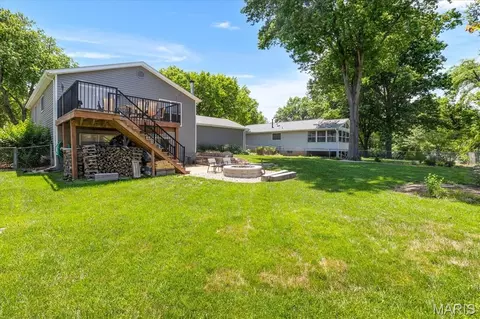 Exterior - 303 Oakfield Dr, Ballwin, MO 63021 photo 5 of 7