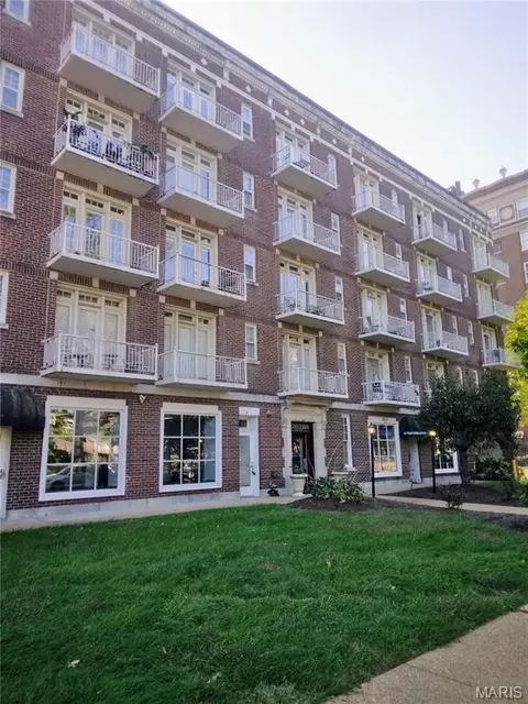 5316 Pershing Ave #406, Saint Louis, MO 63112