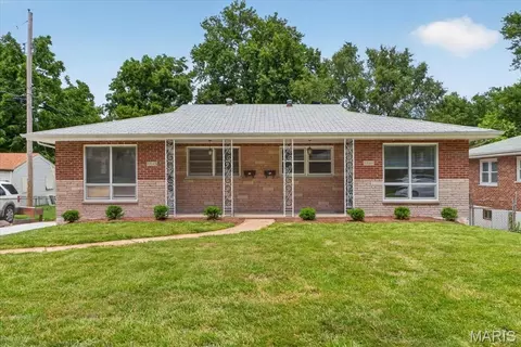 8841 Mcnulty Dr, Saint Louis, MO 63114