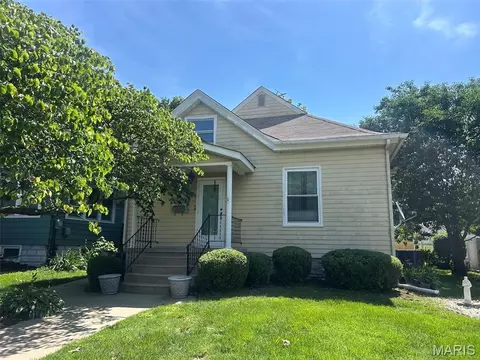 1807 State St, Alton, IL 62002