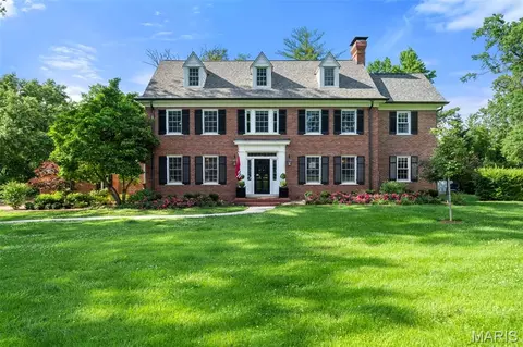 5 Ridgewood St, Ladue, MO 63124