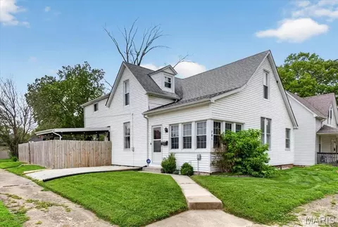 701 Hecker St, Belleville, IL 62221