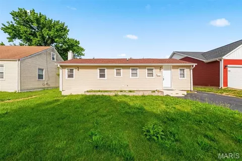 1921 Burns Ave, Saint Louis, MO 63114
