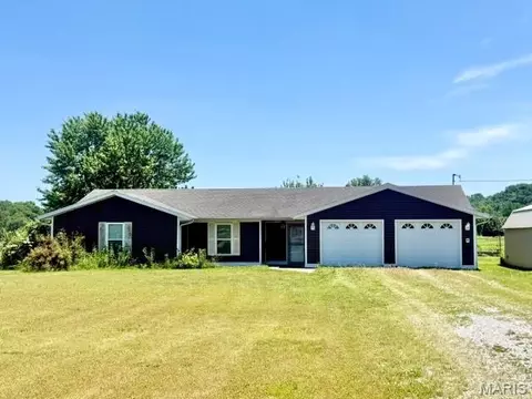 12801 Saverton West Dr, New London, MO 63459