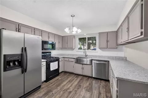 Kitchen - 5 Griesenauer Ct, O'fallon, MO 63368 photo 1 of 2