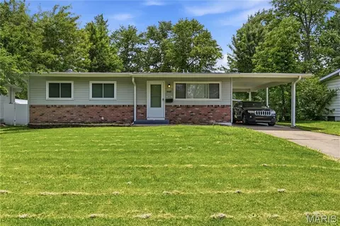 1410 Estes Dr, Florissant, MO 63031