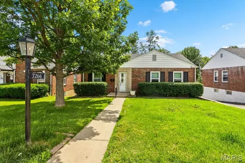 7266 Mackenzie Rd, Saint Louis, MO 63123