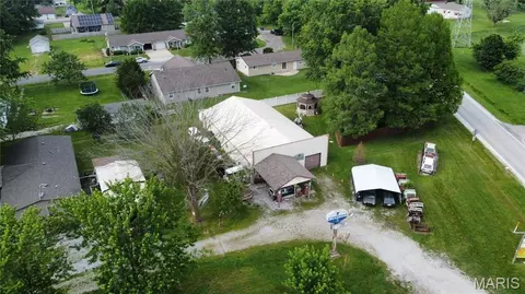 1016 S Madison St, Staunton, IL 62088