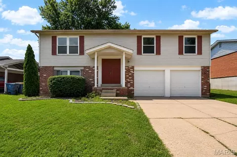 2240 Larbrook Dr, Florissant, MO 63031