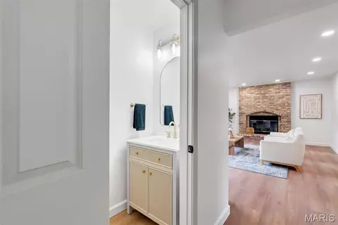 Entry Way - 751 Trago Creek Dr, Ballwin, MO 63021 photo 2 of 7