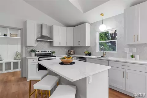 Kitchen - 751 Trago Creek Dr, Ballwin, MO 63021 photo 3 of 7