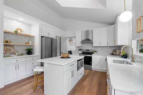 Kitchen - 751 Trago Creek Dr, Ballwin, MO 63021 photo 6 of 7