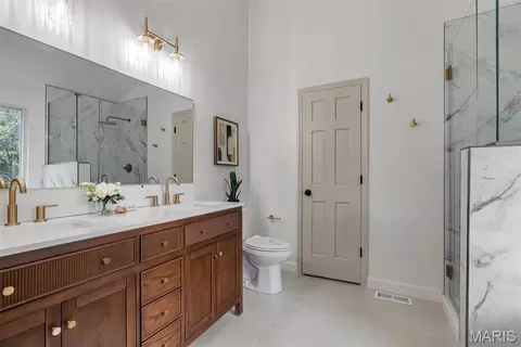 Bath - 751 Trago Creek Dr, Ballwin, MO 63021 photo 5 of 6