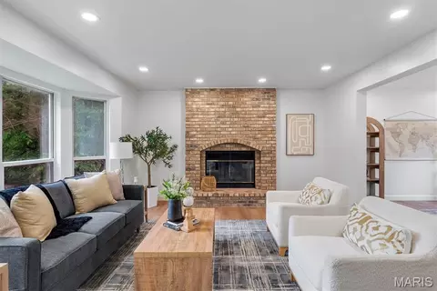 Living - 751 Trago Creek Dr, Ballwin, MO 63021 photo 1 of 3