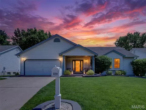 370 Misty Valley Dr, Saint Peters, MO 63376