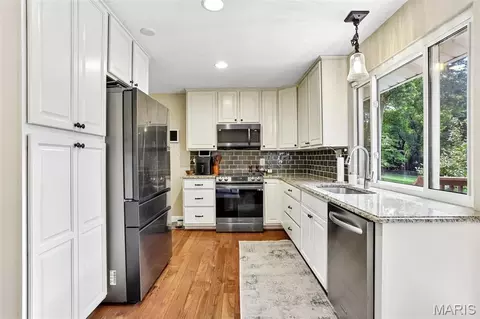 Kitchen - 987 Century Oaks Dr, Manchester, MO 63021 photo 1 of 2