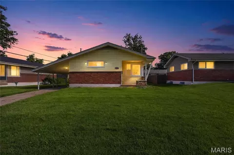 2207 Hollis Dr, Saint Louis, MO 63136