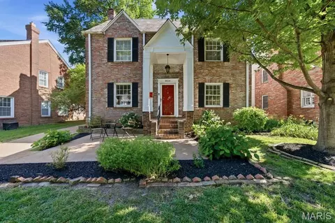 8016 Gannon Ave, University City, MO 63130