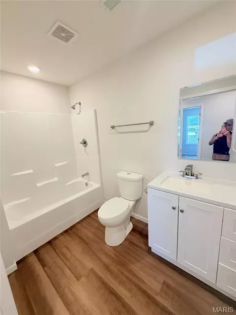 Bath - 603 W Maple St, Mexico, MO 65265 photo 3 of 3