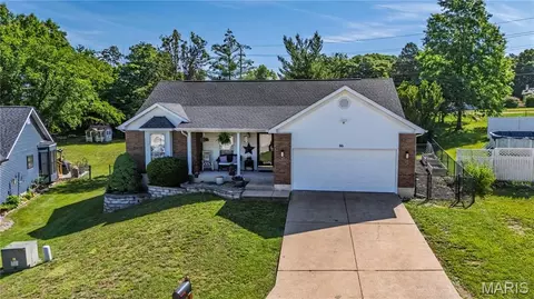 86 Adventura Dr, Festus, MO 63028