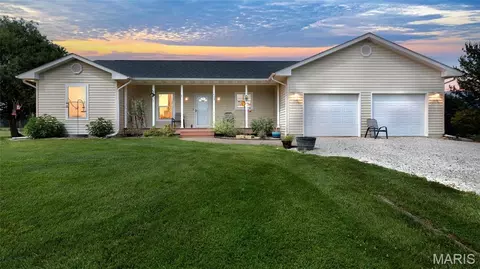 19220 Pike 459, Curryville, MO 63339