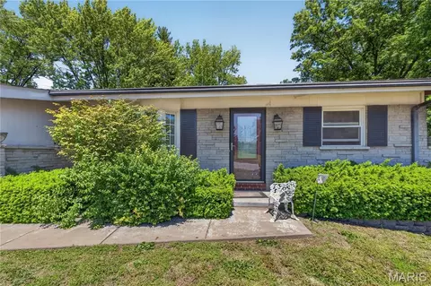 2629 Netherton Dr, Saint Louis, MO 63136