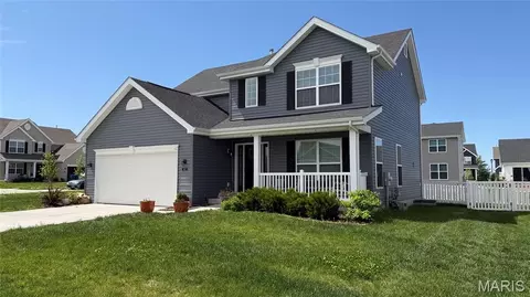807 Palisades Cir, Saint Charles, MO 63301