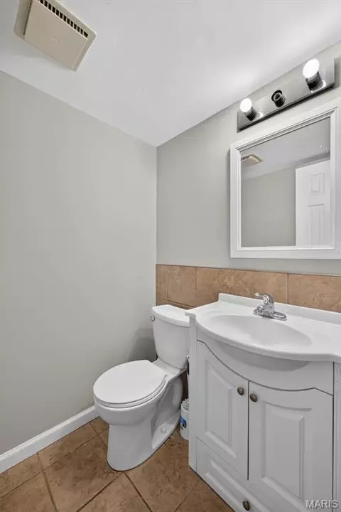Bath - 2358 Hidden Meadow Ln, Ballwin, MO 63021 photo 3 of 3