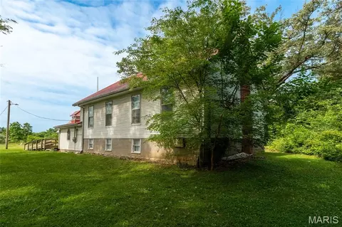 Exterior - 270 Alexander, Eldorado, IL 62930 photo 1 of 3