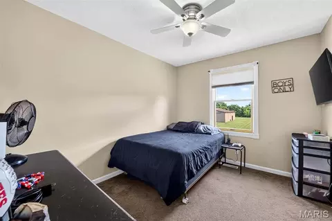 Bedroom - 20741 E Deer Rdg, Warrenton, MO 63383 photo 6 of 8