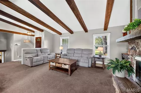 Living - 20741 E Deer Rdg, Warrenton, MO 63383 photo 2 of 4