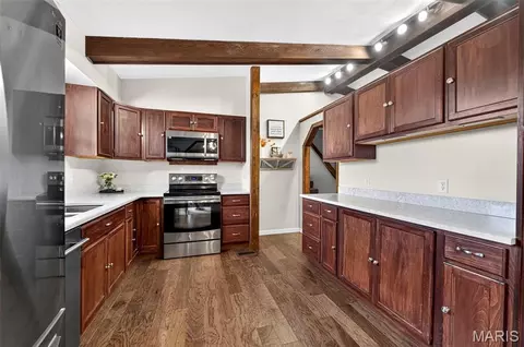 Kitchen - 20741 E Deer Rdg, Warrenton, MO 63383 photo 2 of 3