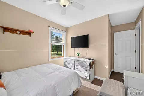 Bedroom - 20741 E Deer Rdg, Warrenton, MO 63383 photo 5 of 8
