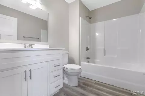Bath - 112 Ventnor Ave, Union, MO 63084 photo 2 of 2