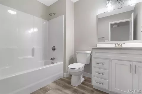 Bath - 112 Ventnor Ave, Union, MO 63084 photo 1 of 2