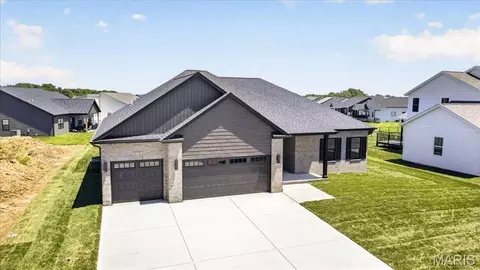 Exterior - 604 Tea Olive Blvd, O'fallon, IL 62269 photo 9 of 10