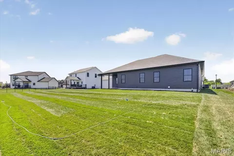 Exterior - 604 Tea Olive Blvd, O'fallon, IL 62269 photo 5 of 10