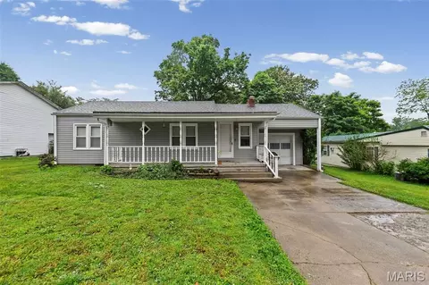 2753 Chrysler St, Cape Girardeau, MO 63701