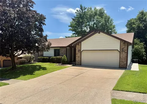 6 Quiet Brook Ct, Saint Charles, MO 63303