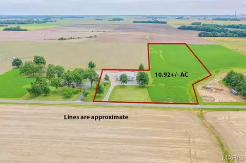 2430 Beckmann Rd, Lenzburg, IL 62255
