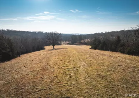 000 Trachsel Ln, Holts Summit, MO 65043