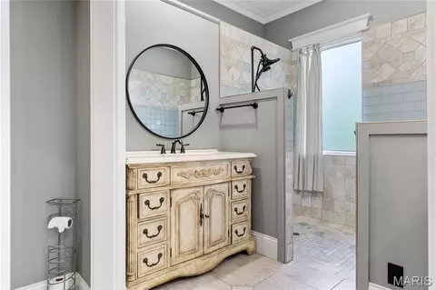 Bath - 884 Village Brook Ct, Ballwin, MO 63021 photo 1 of 7