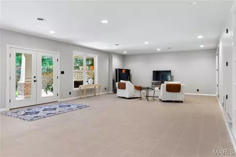 Living - 884 Village Brook Ct, Ballwin, MO 63021 photo 5 of 5