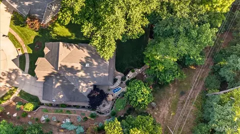 Exterior - 884 Village Brook Ct, Ballwin, MO 63021 photo 16 of 19
