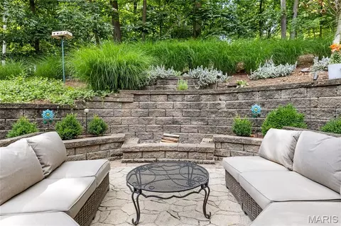 Exterior - 884 Village Brook Ct, Ballwin, MO 63021 photo 6 of 19