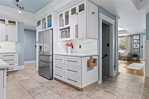 Kitchen - 884 Village Brook Ct, Ballwin, MO 63021 photo 4 of 7