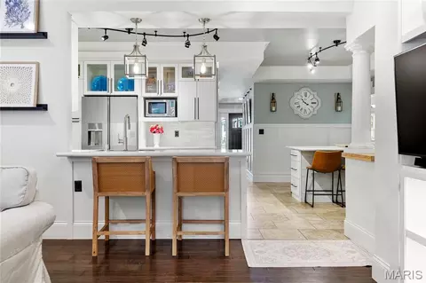 Kitchen - 884 Village Brook Ct, Ballwin, MO 63021 photo 7 of 7