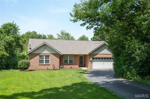232 Sheffield Dr, Belleville, IL 62223