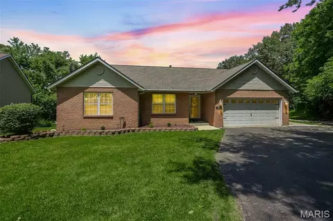 232 Sheffield Dr, Belleville, IL 62223